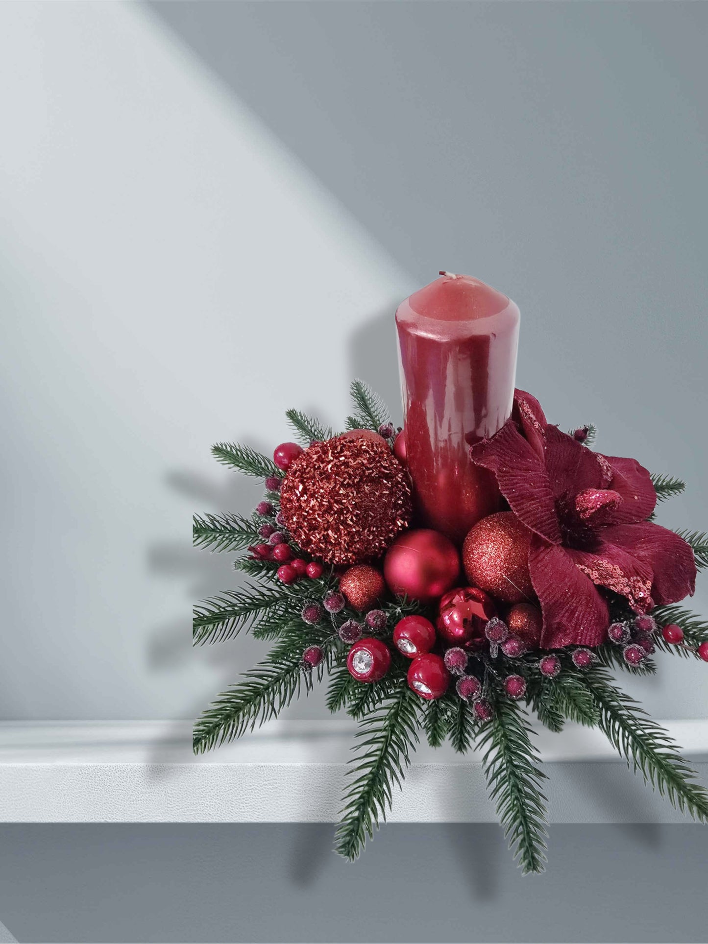 Festive red Christmas centrepiece